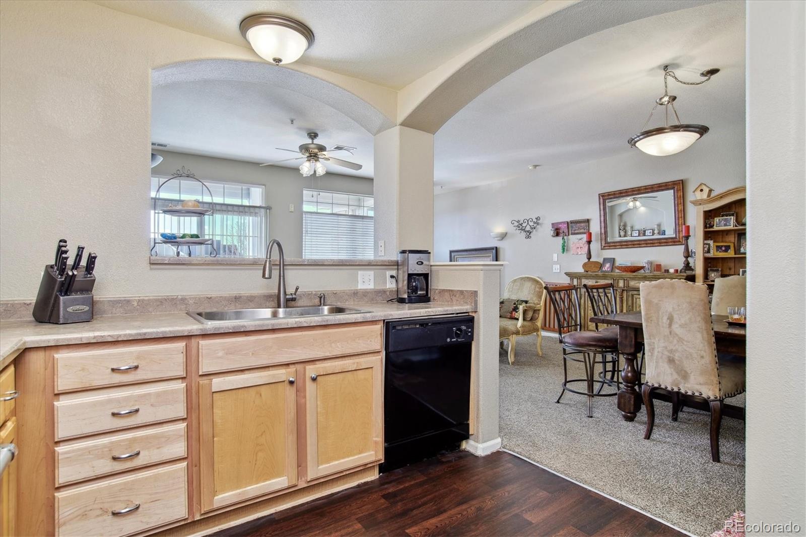 494 Black Feather Loop Unit: 113