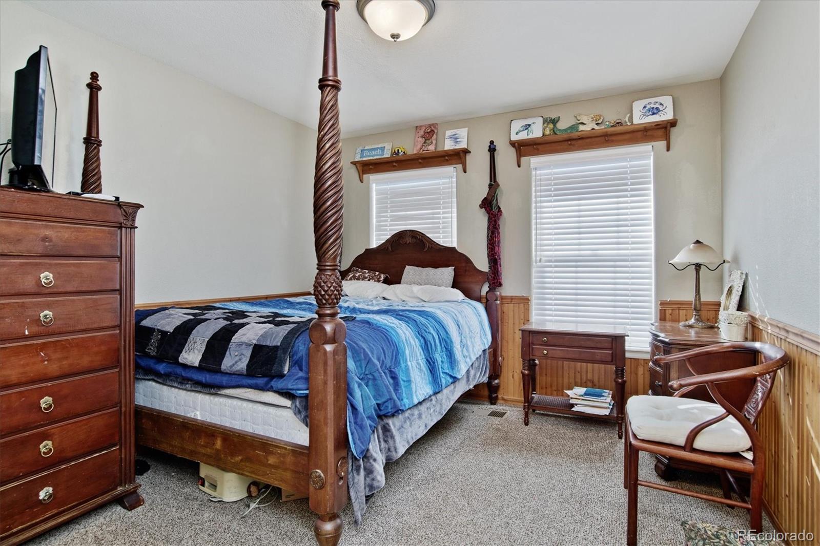 494 Black Feather Loop Unit: 113