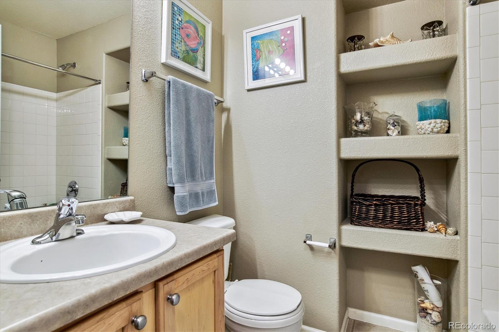494 Black Feather Loop Unit: 113