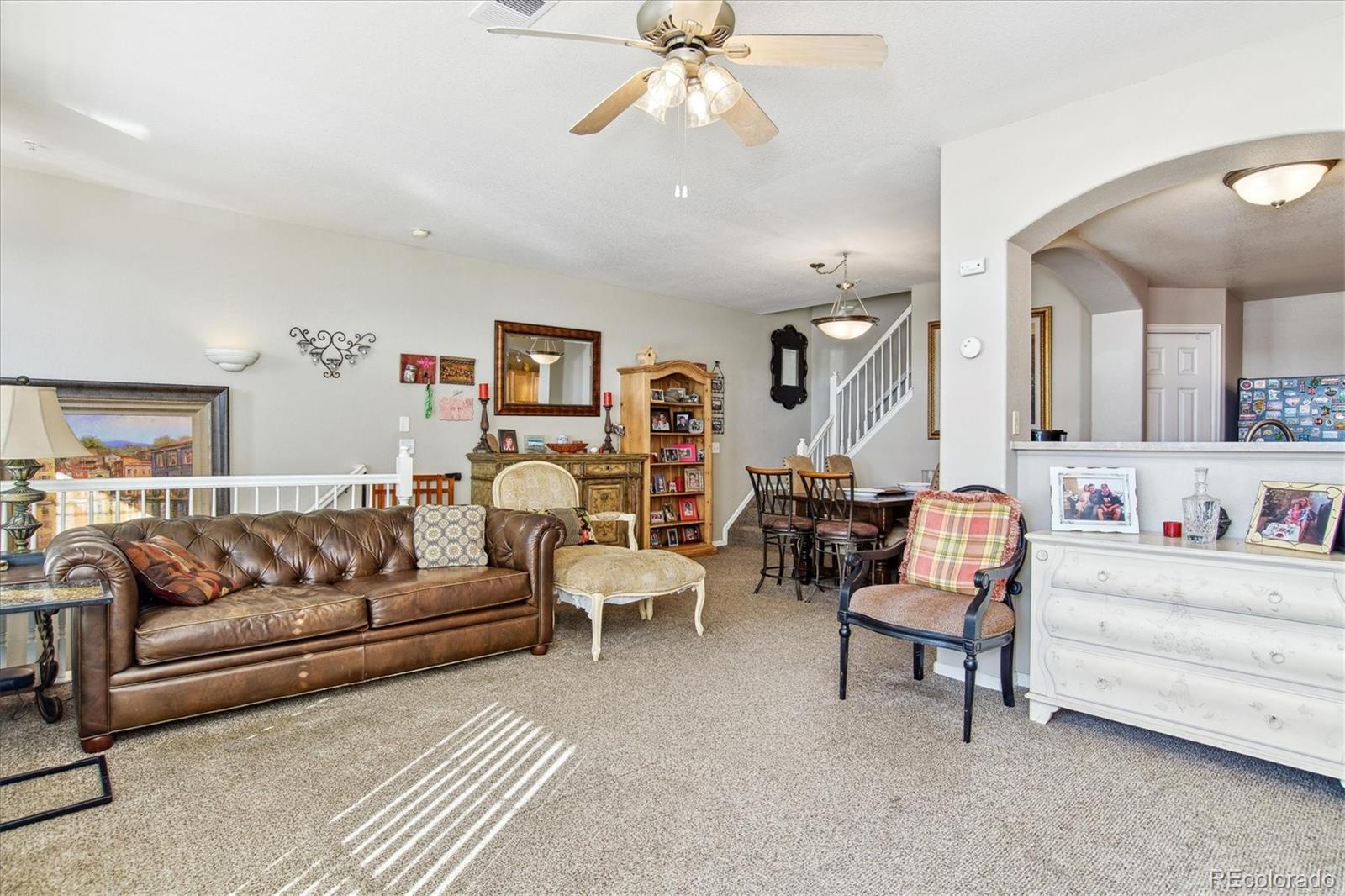 494 Black Feather Loop Unit: 113