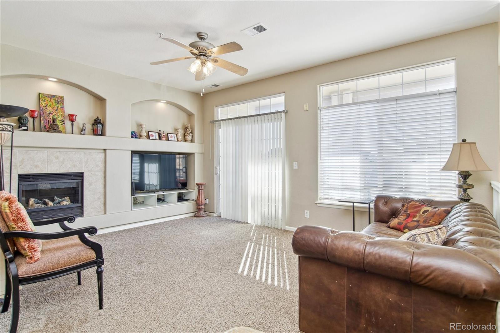 494 Black Feather Loop Unit: 113