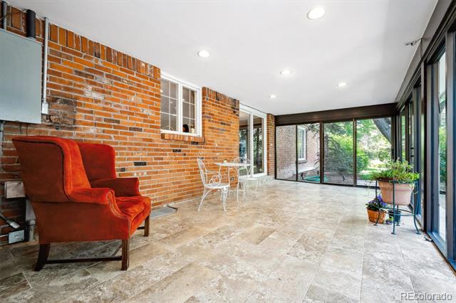 1 E Belleview Drive