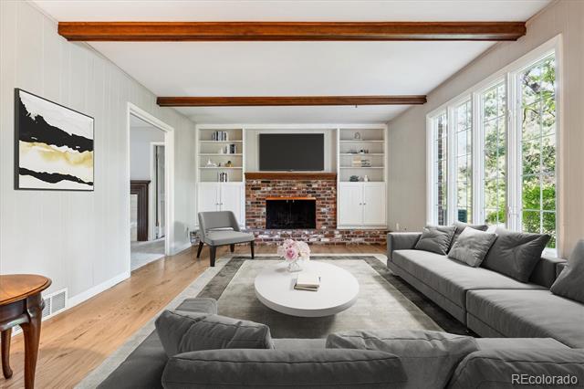 1 E Belleview Drive