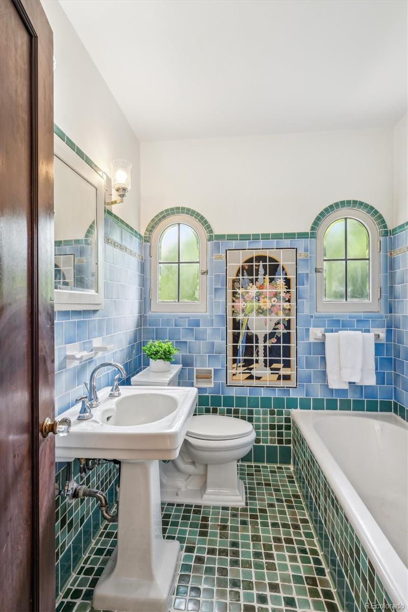 5600 Montview Boulevard