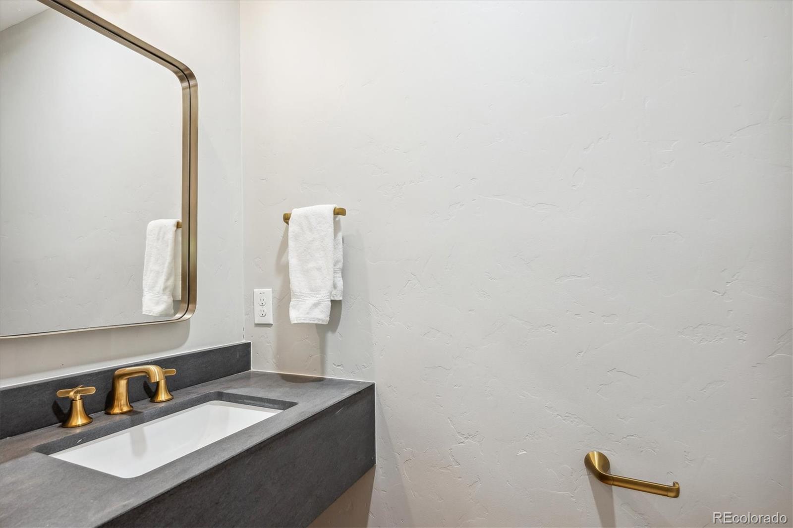 5600 Montview Boulevard