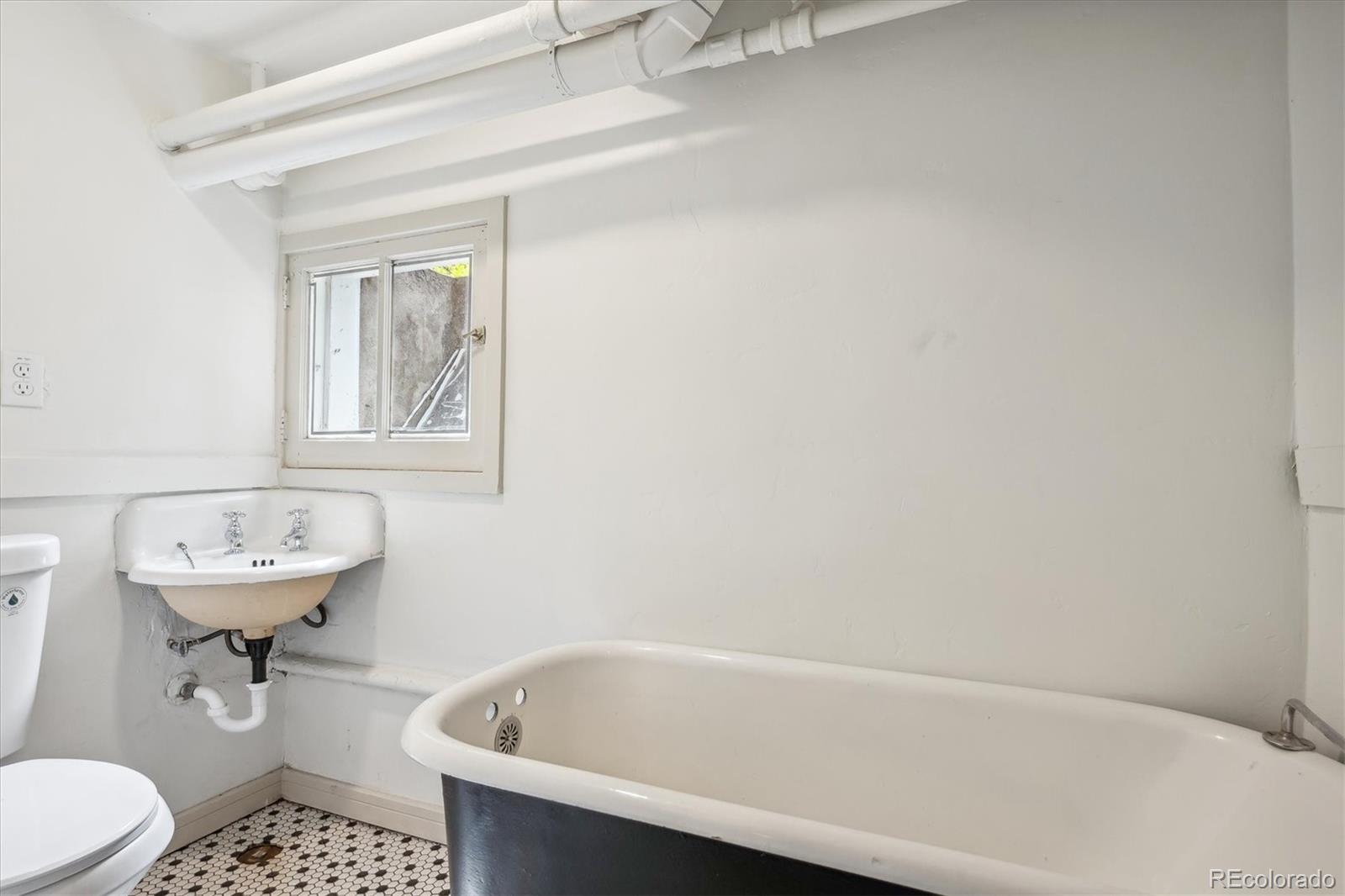 5600 Montview Boulevard