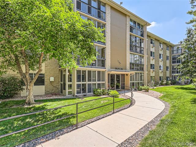 13609 E Cornell Avenue Unit: 102