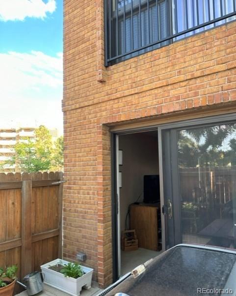 2807 S Locust Street