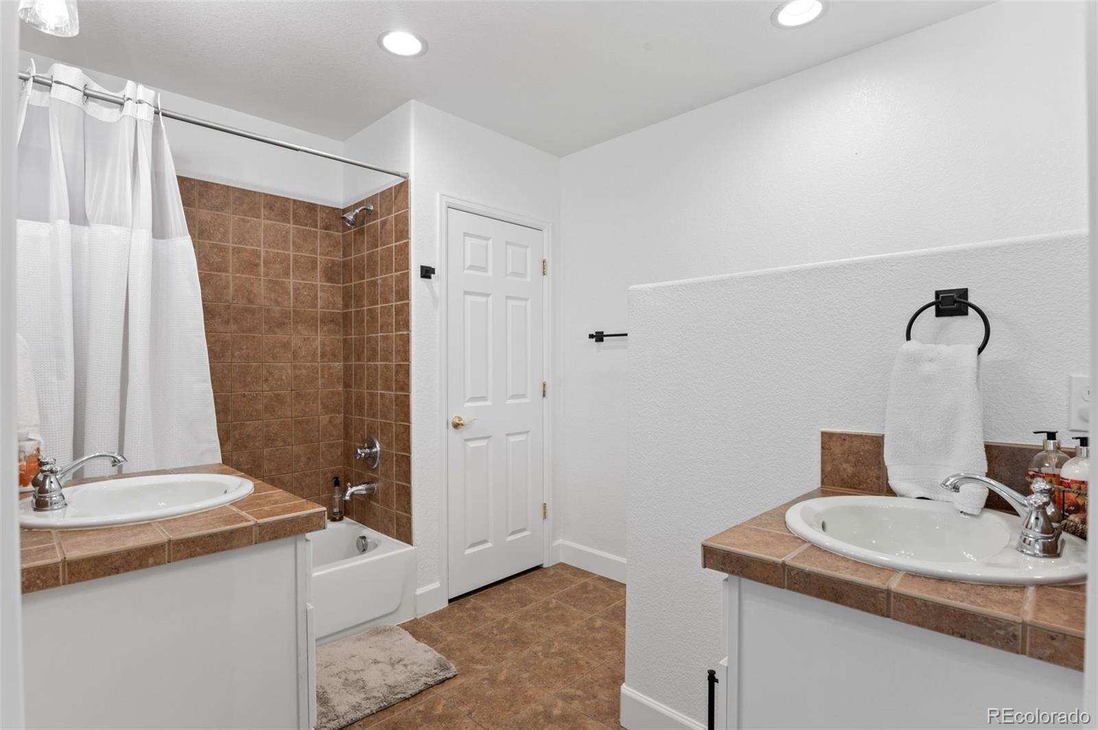 2402 W Dry Creek Court