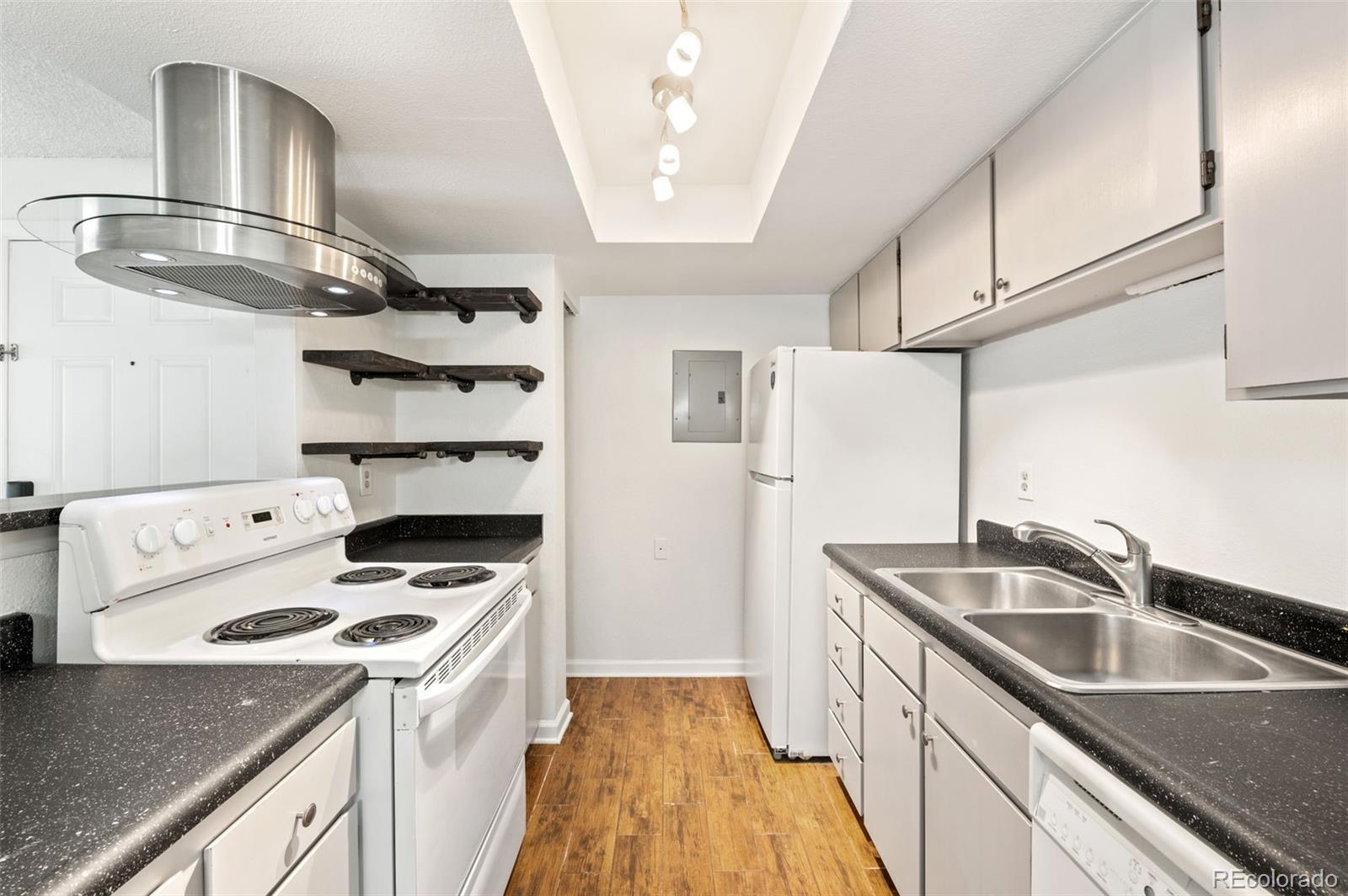 14161 E Jewell Avenue Unit: 204