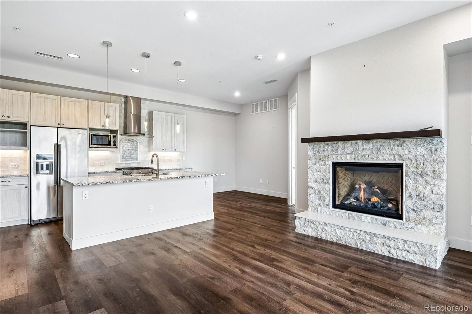 4885 S Monaco Street Unit: 207