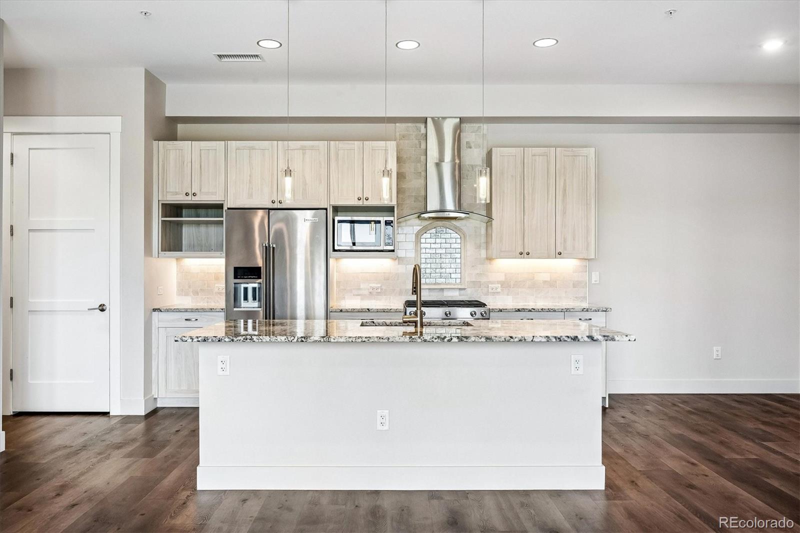 4885 S Monaco Street Unit: 207