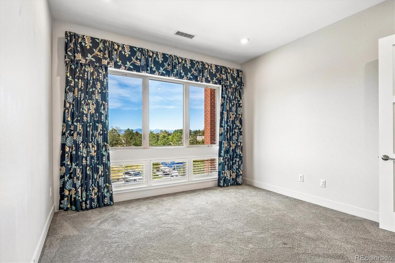 4885 S Monaco Street Unit: 207