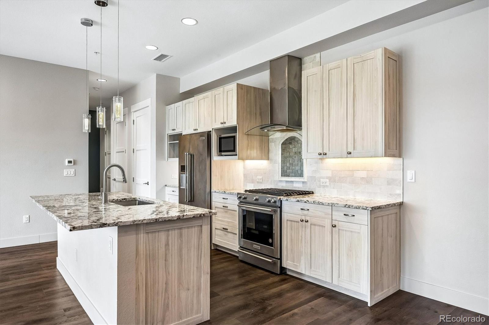 4885 S Monaco Street Unit: 207