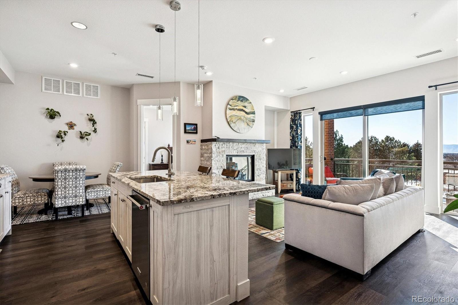 4885 S Monaco Street Unit: 207