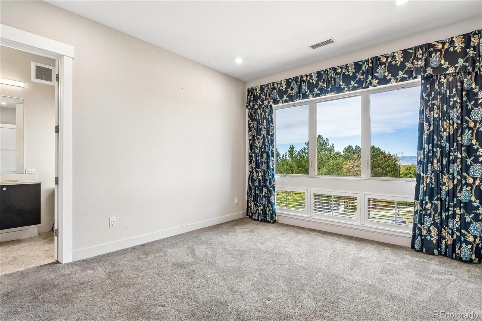 4885 S Monaco Street Unit: 207