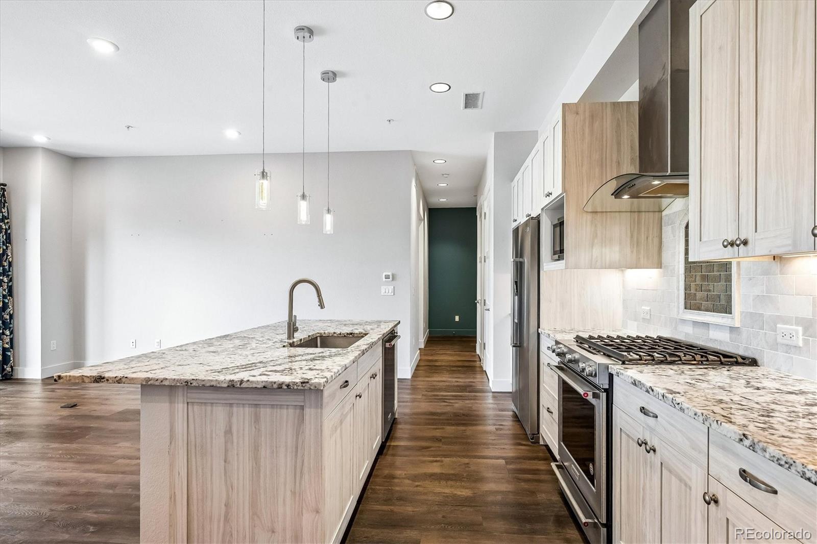 4885 S Monaco Street Unit: 207