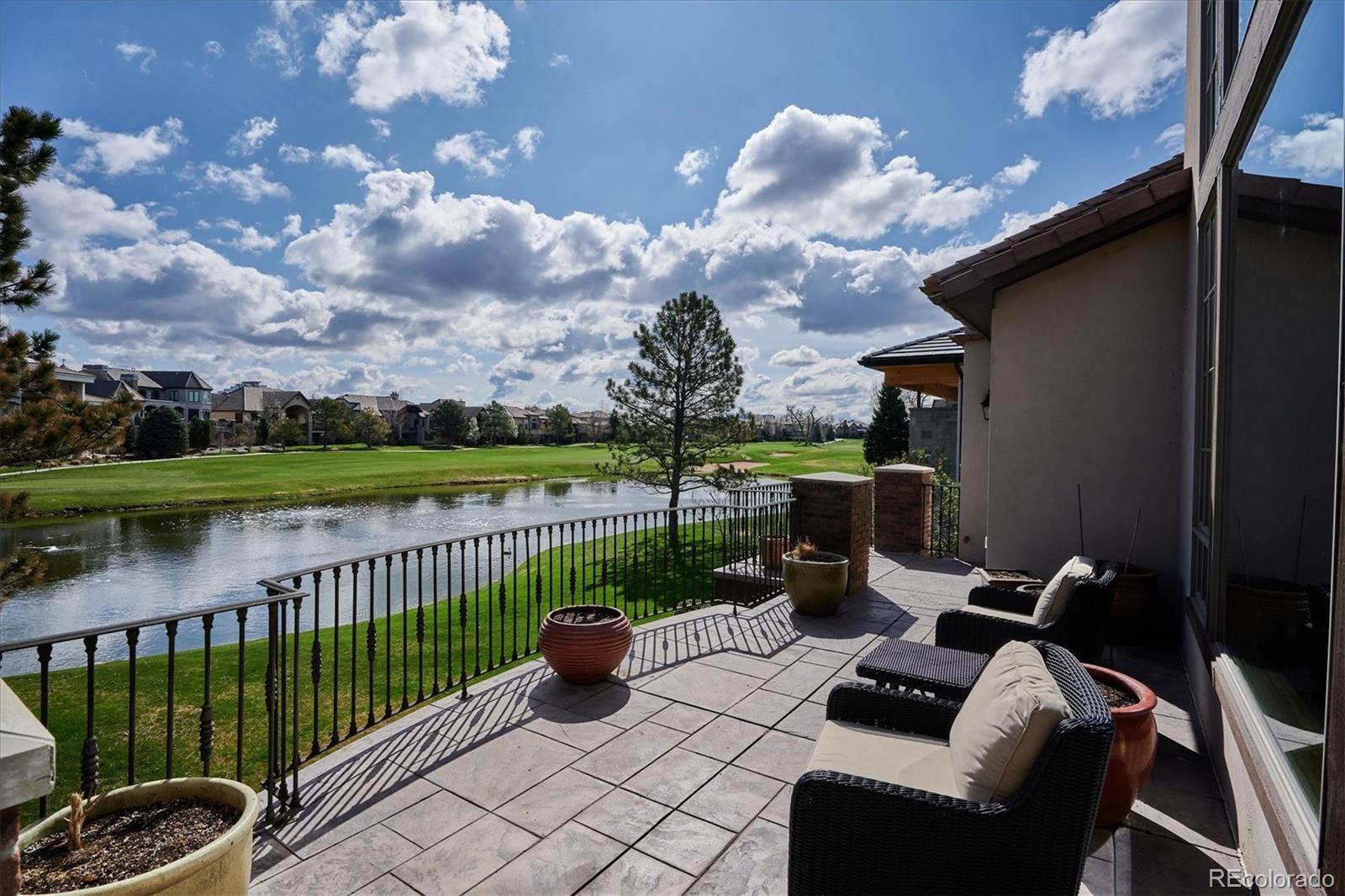 2452 S Yosemite Street