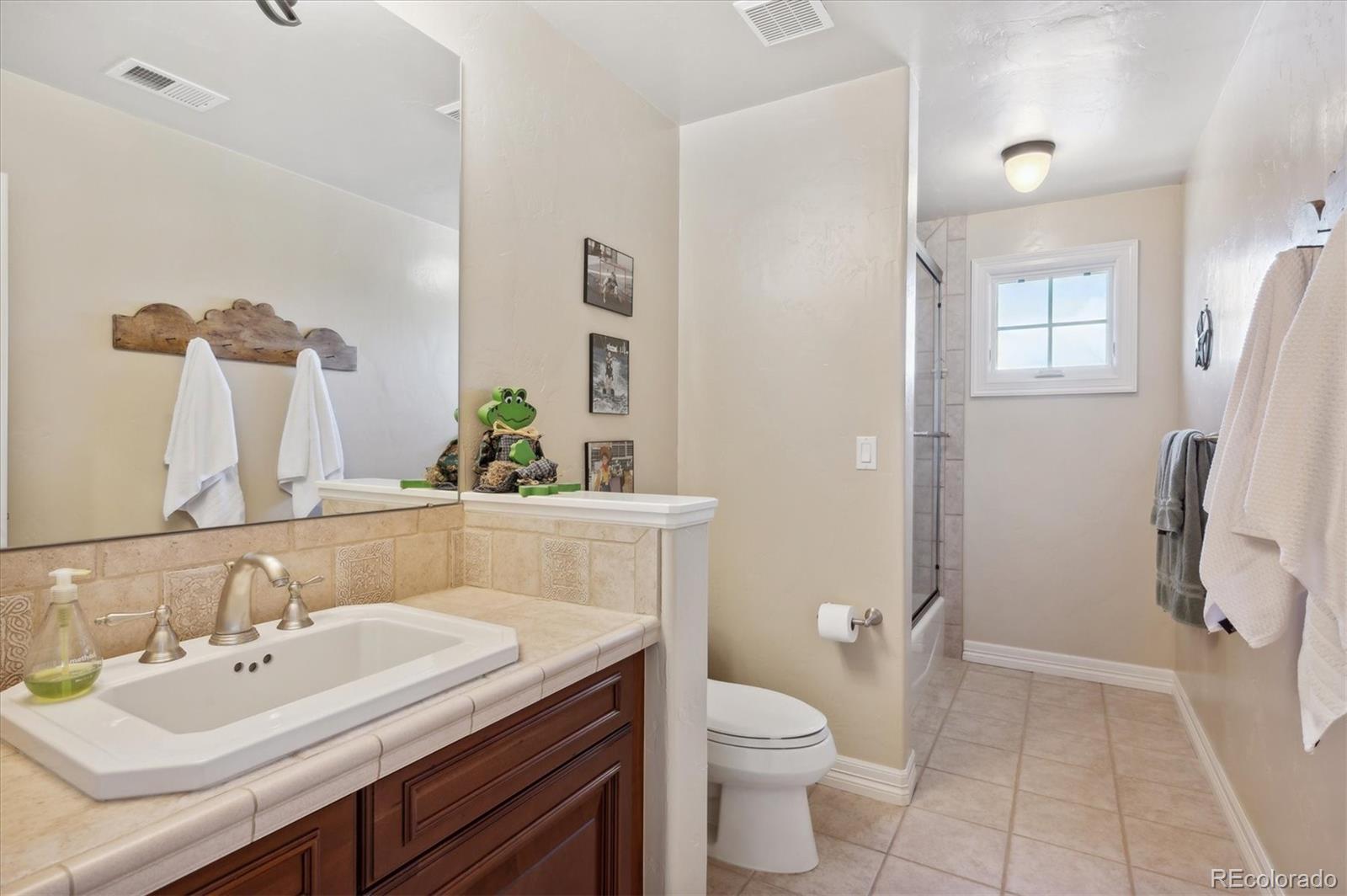 2452 S Yosemite Street