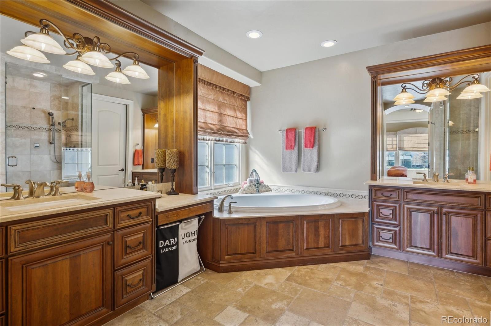 2452 S Yosemite Street