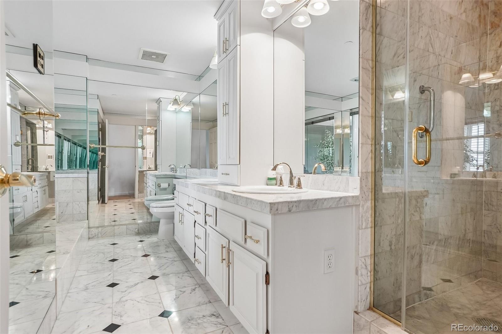 1900 E Girard Place Unit: 901