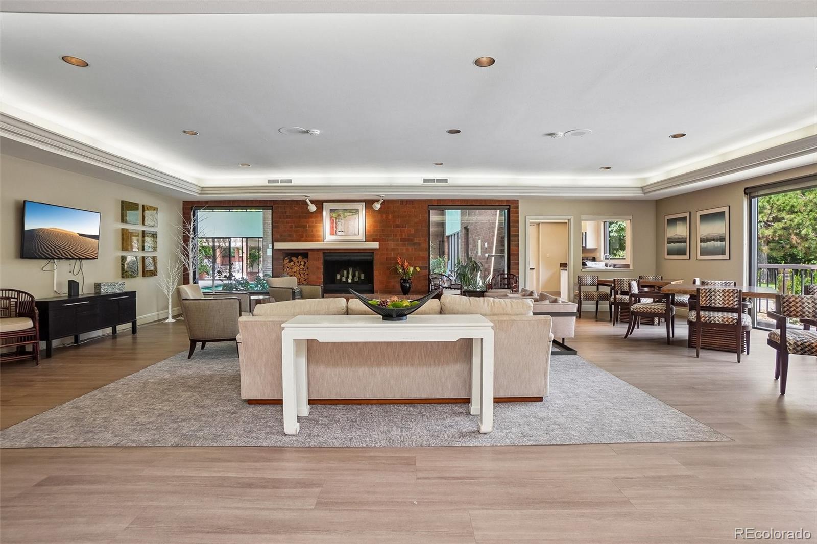1900 E Girard Place Unit: 901