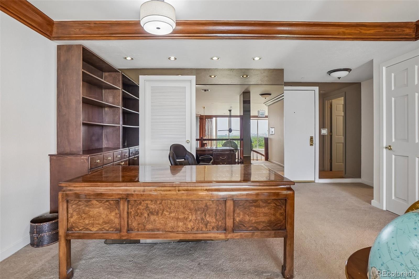 1900 E Girard Place Unit: 901