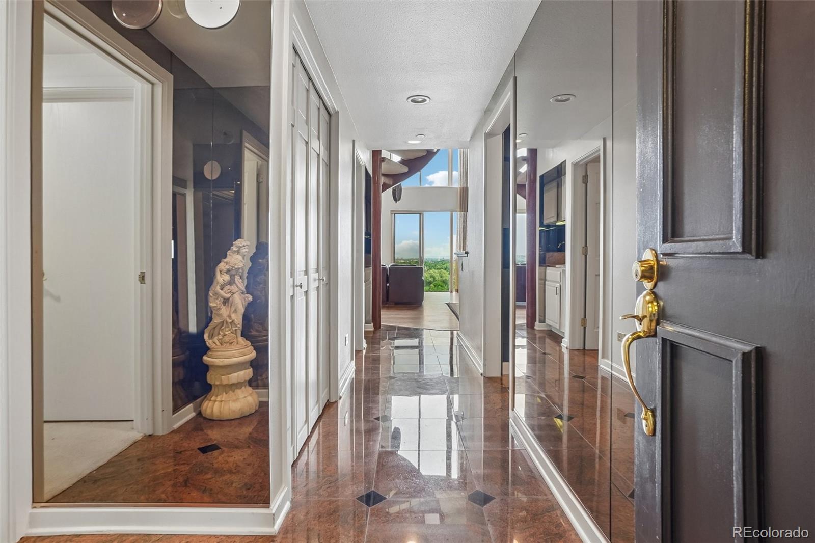 1900 E Girard Place Unit: 901