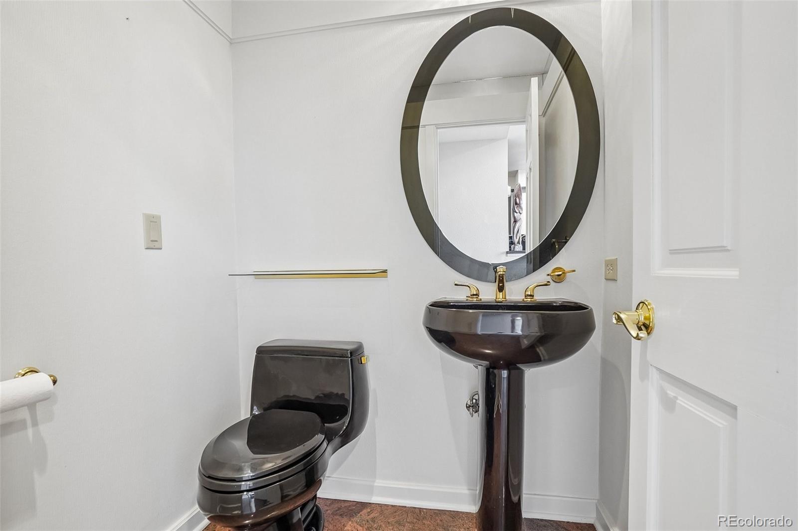 1900 E Girard Place Unit: 901