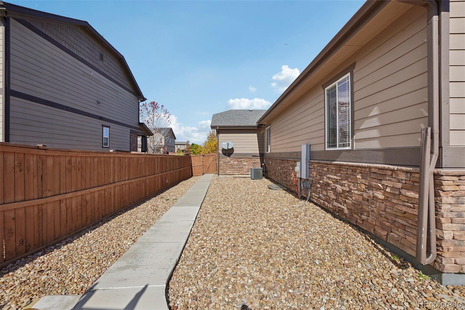 25208 E Ellsworth Place