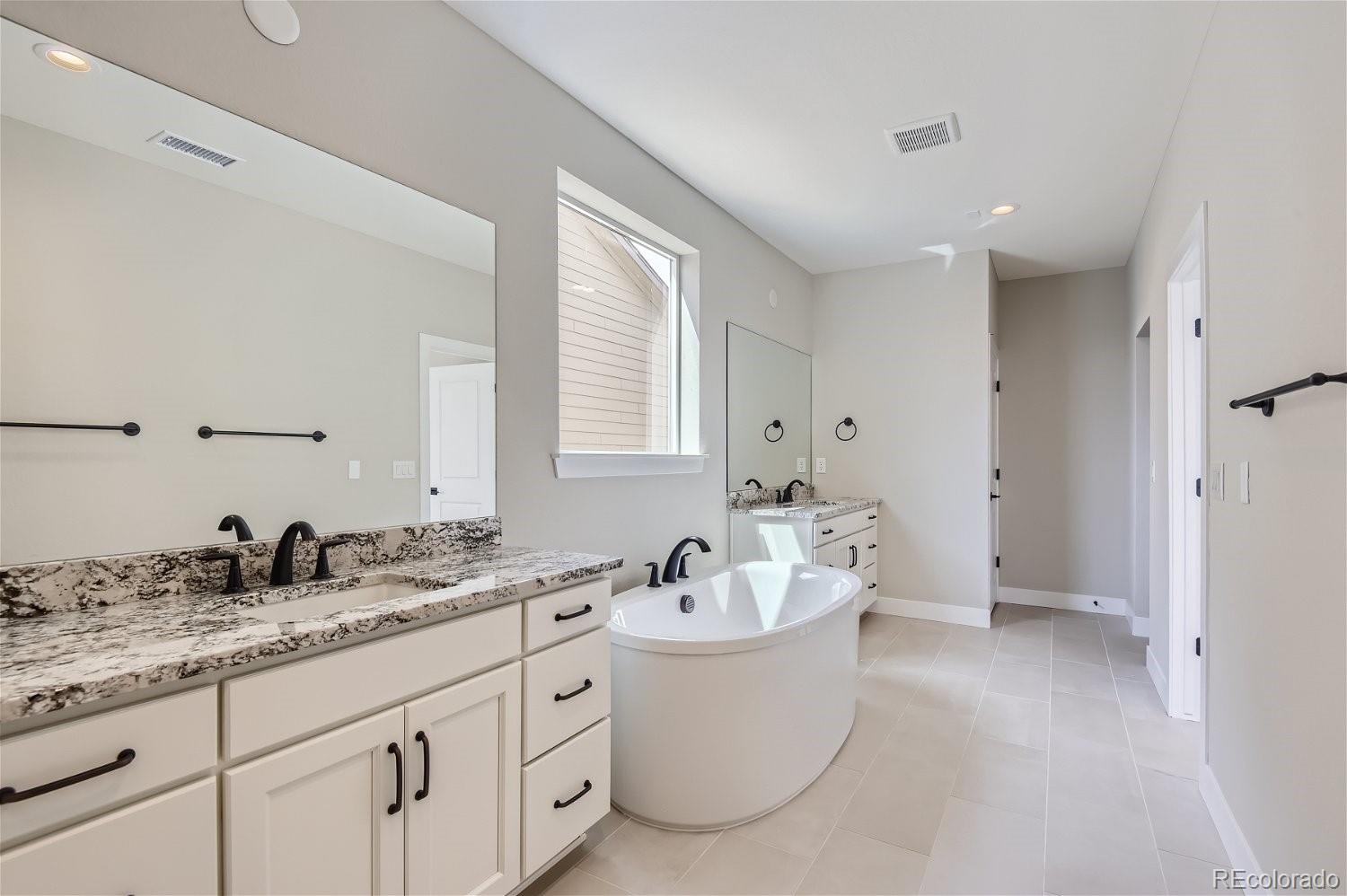 5600 Palmia Lane