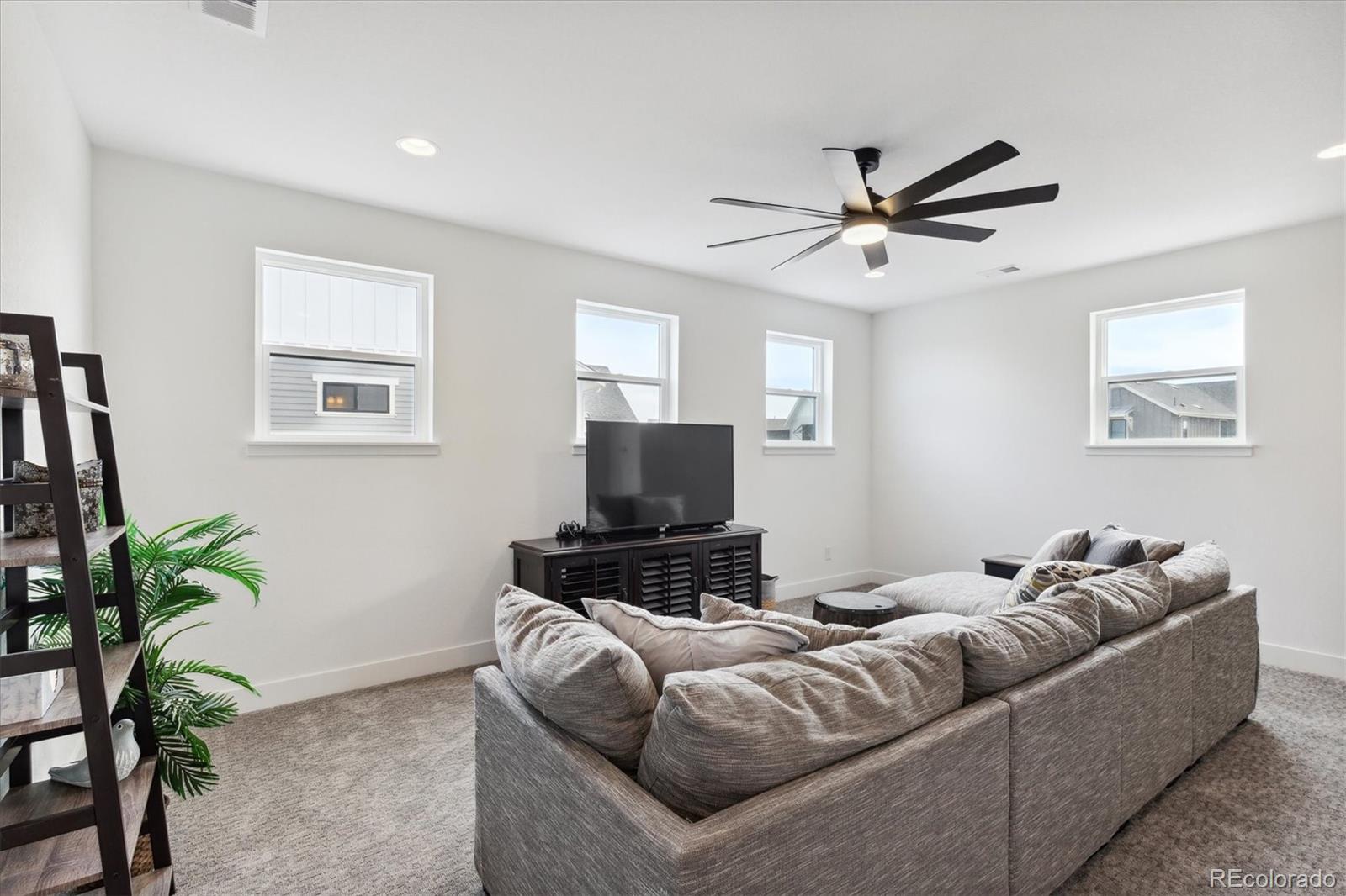 9225 Star Streak Circle