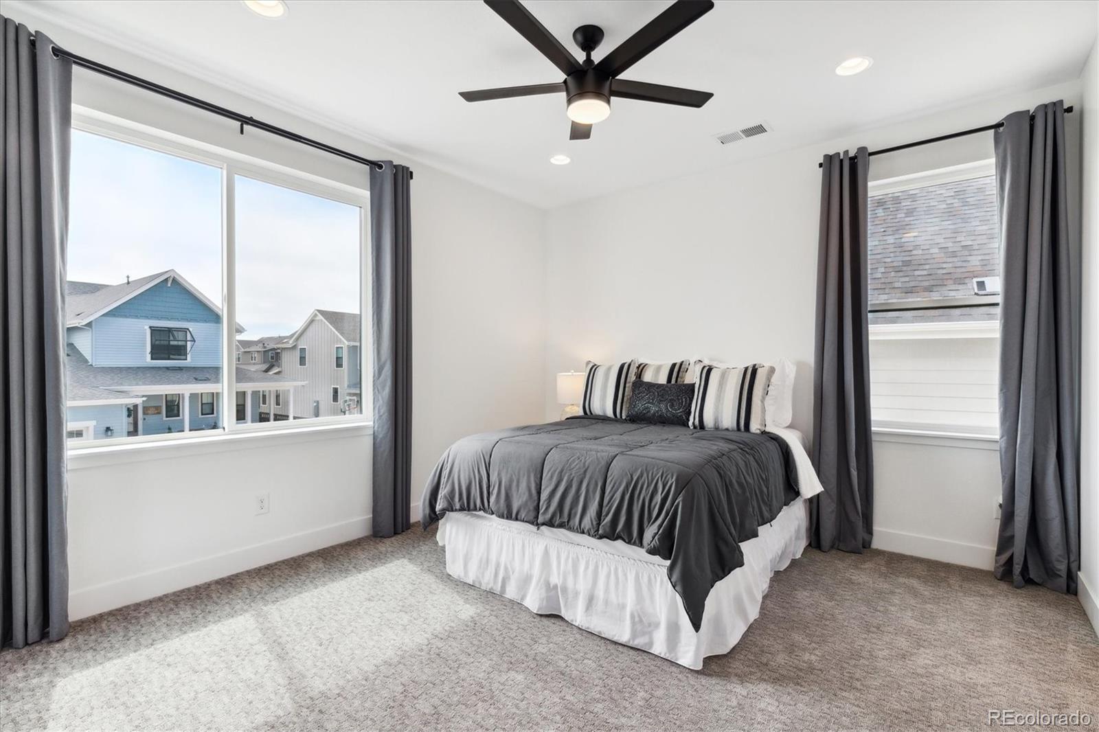 9225 Star Streak Circle