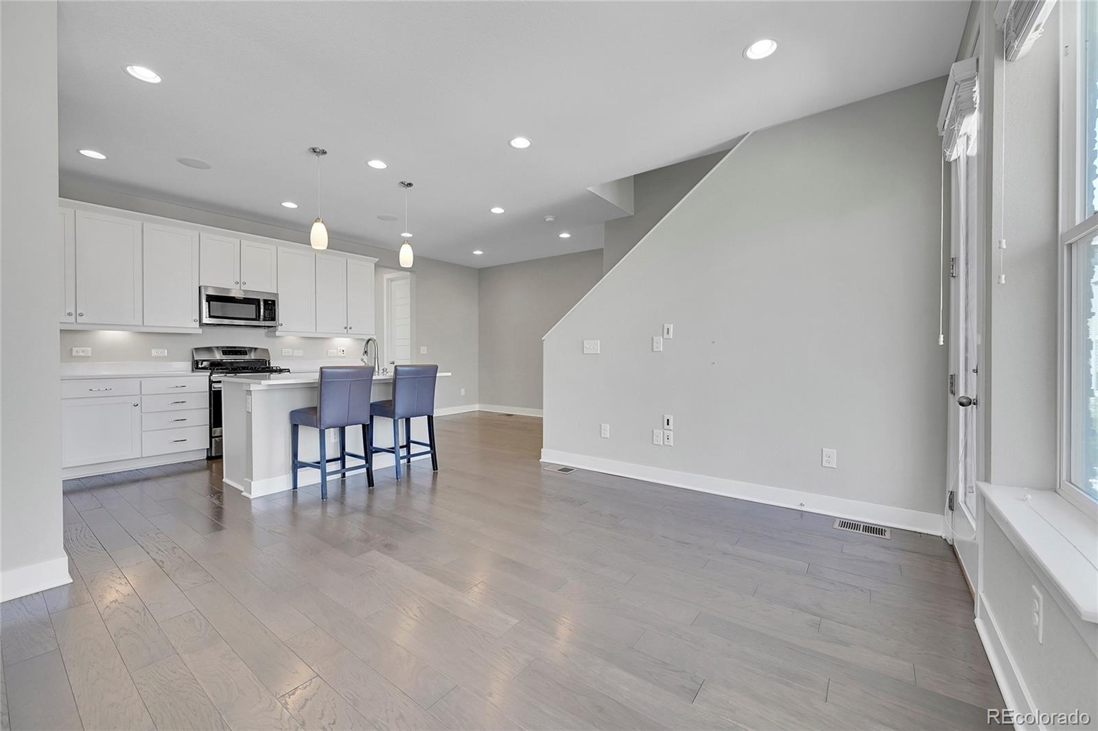 554 E Hinsdale Avenue