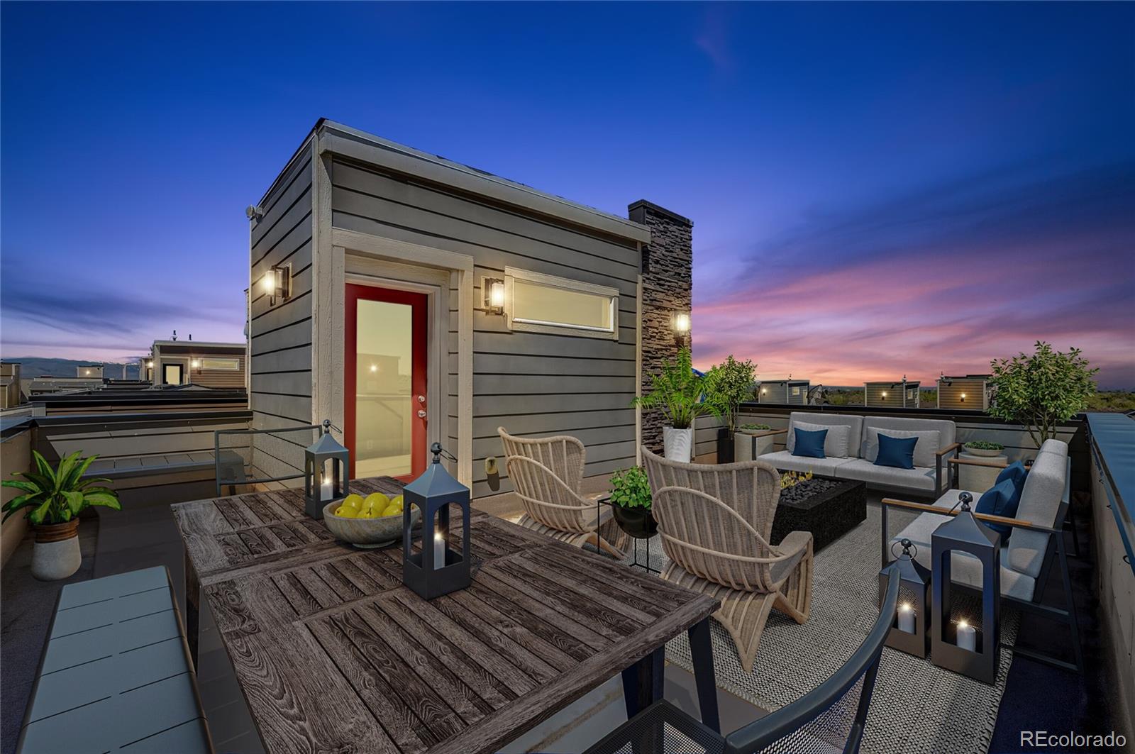 554 E Hinsdale Avenue