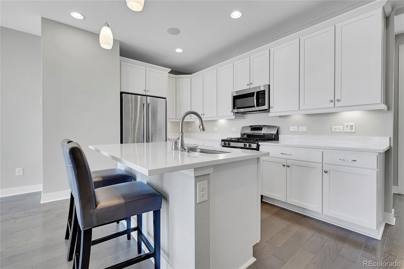 554 E Hinsdale Avenue