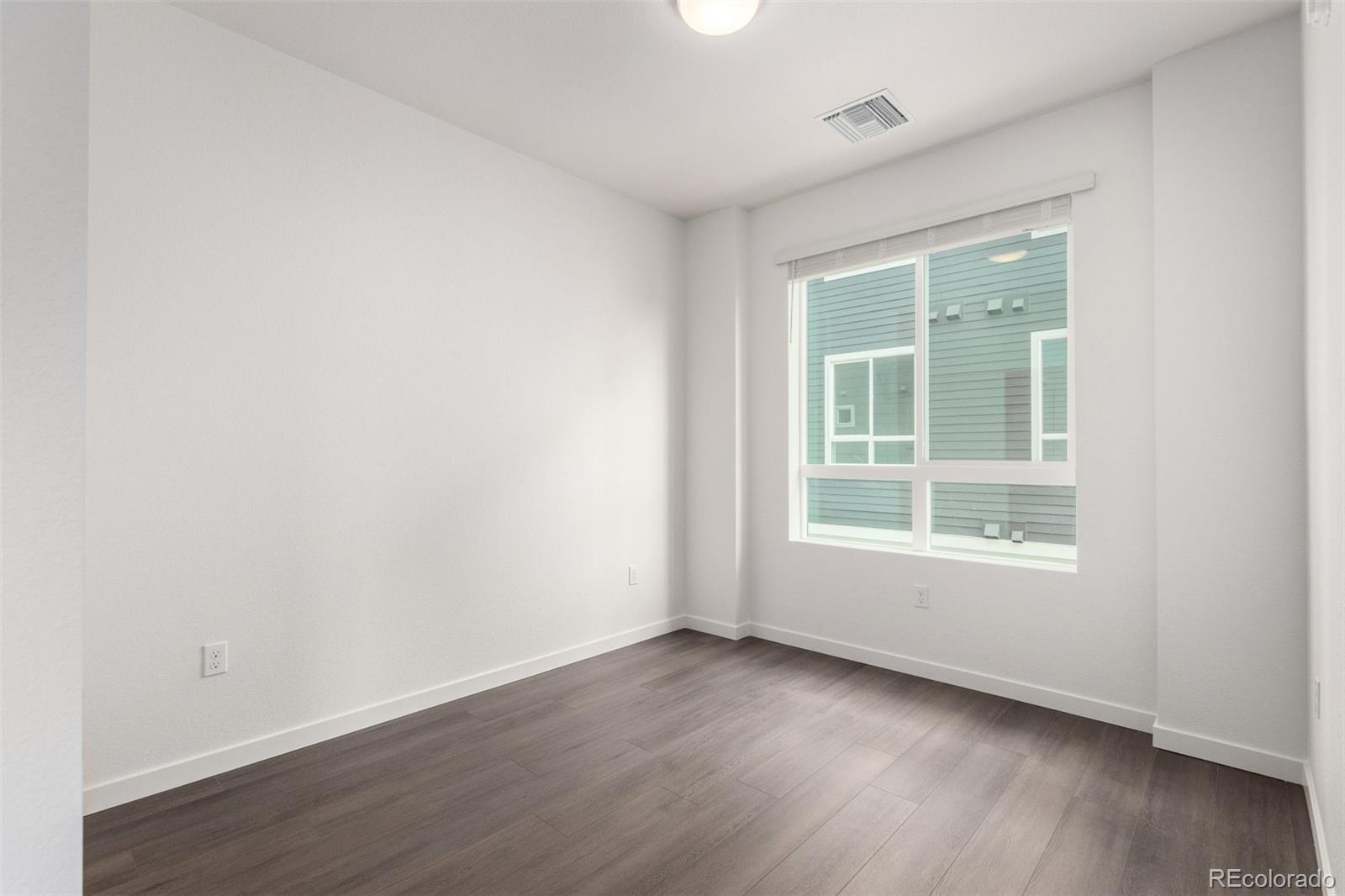 6153 N Ceylon Street Unit: 307