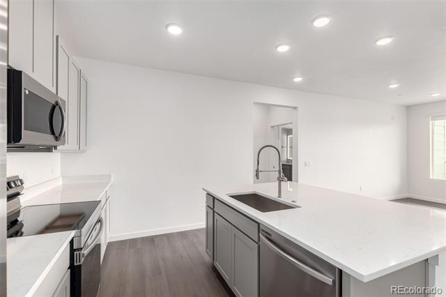 6153 N Ceylon Street Unit: 307