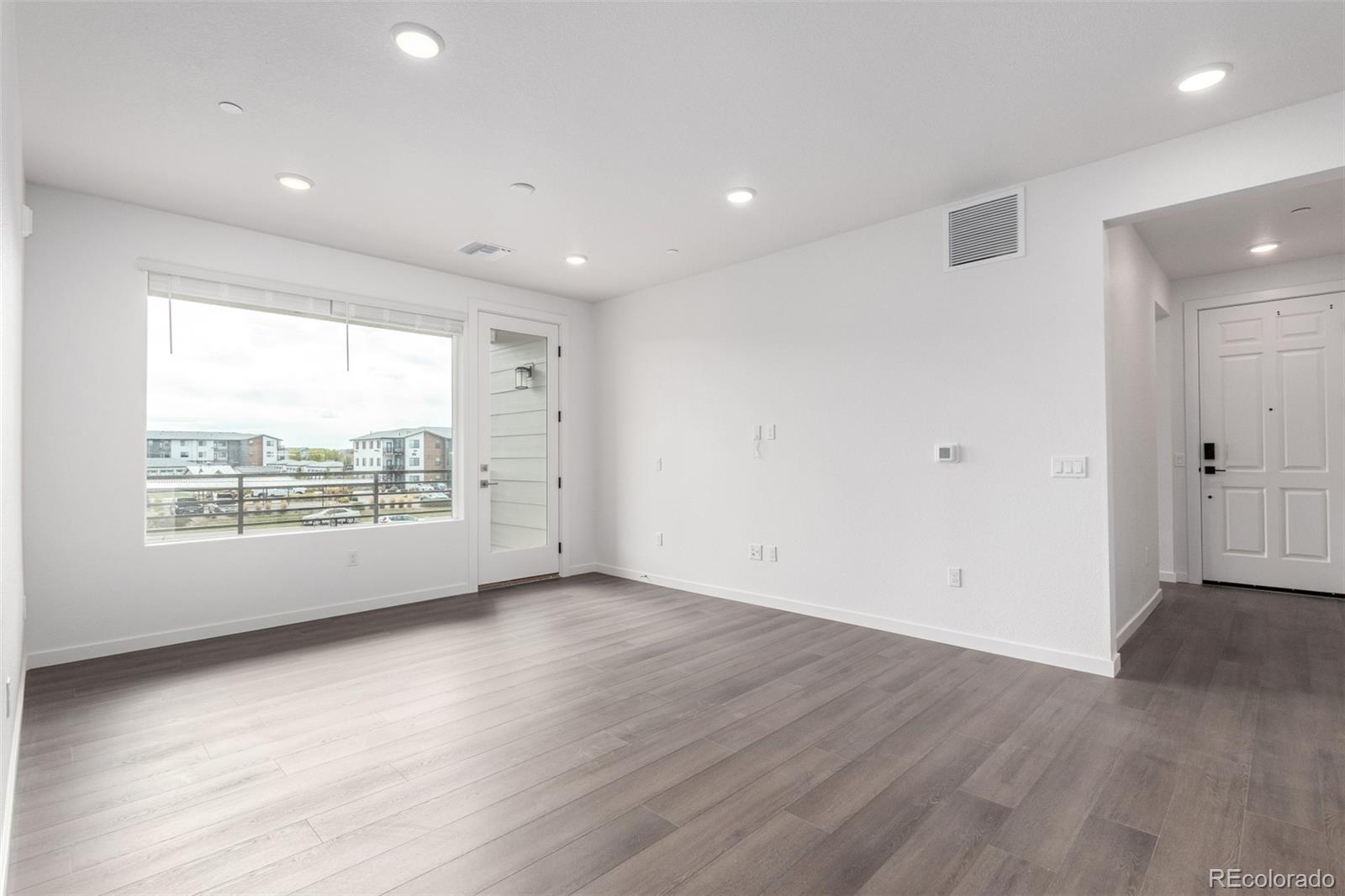 6153 N Ceylon Street Unit: 307