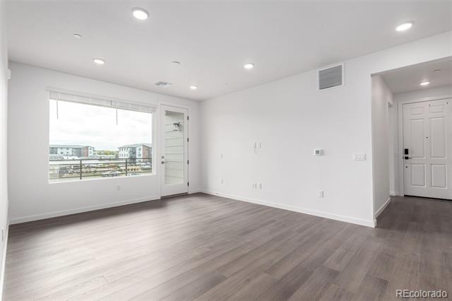 6153 N Ceylon Street Unit: 307