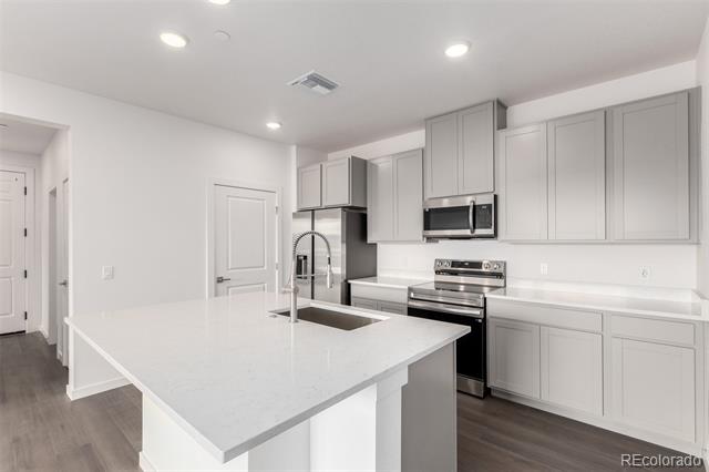 6153 N Ceylon Street Unit: 307