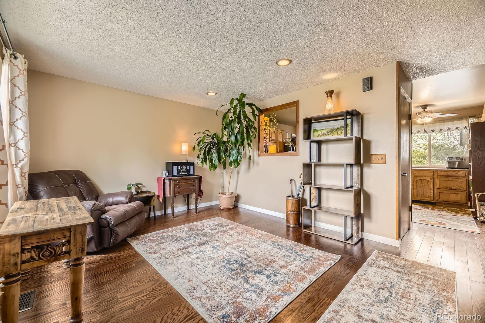 13661 W Tufts Avenue