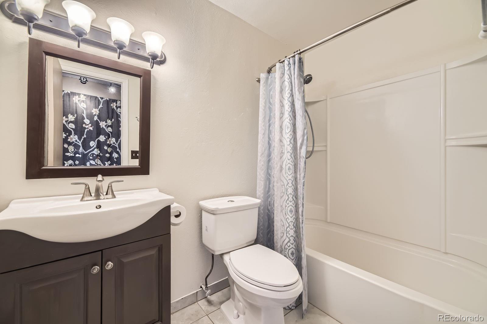 13661 W Tufts Avenue