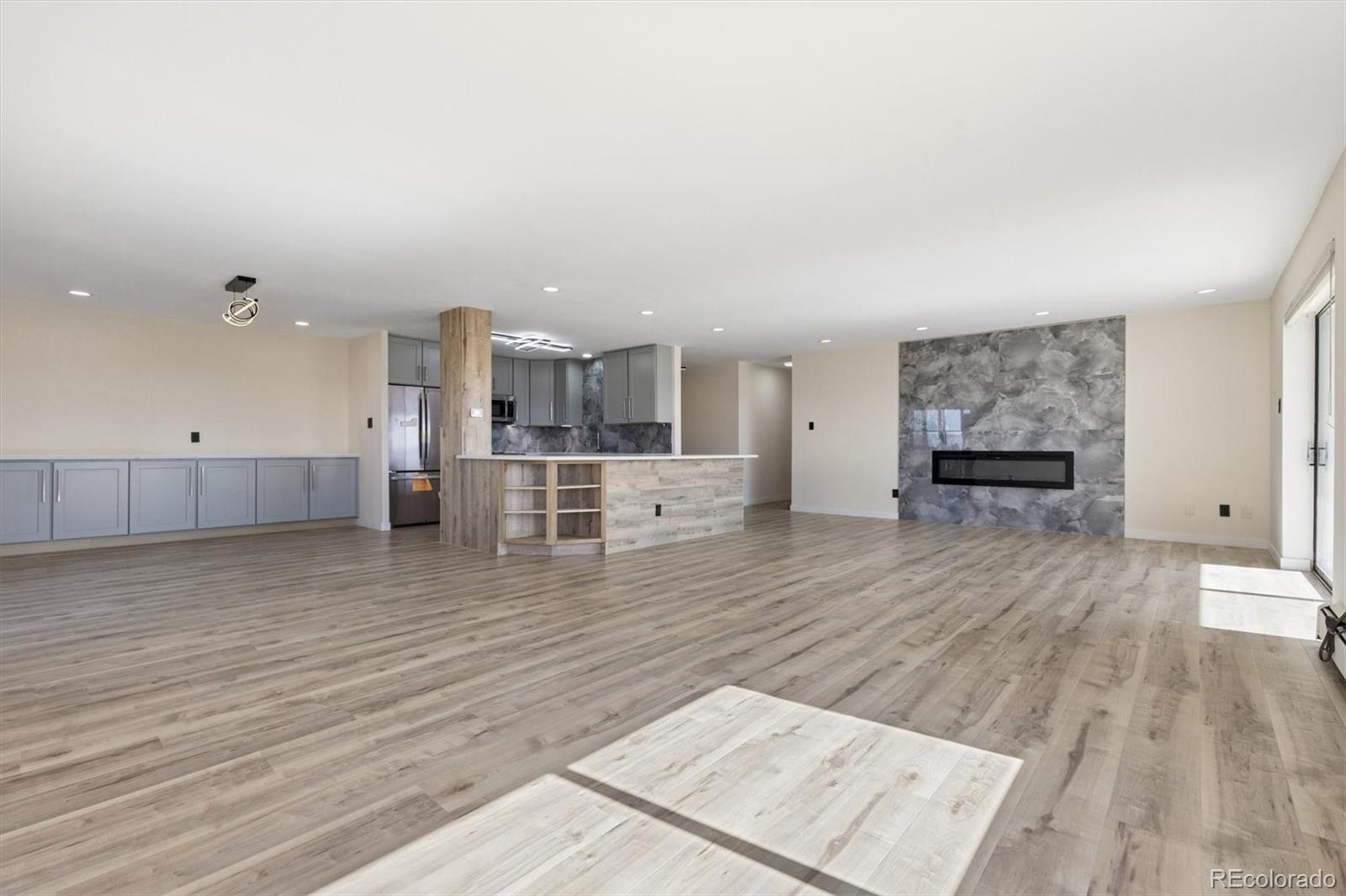 14390 E Marina Drive Unit: 601