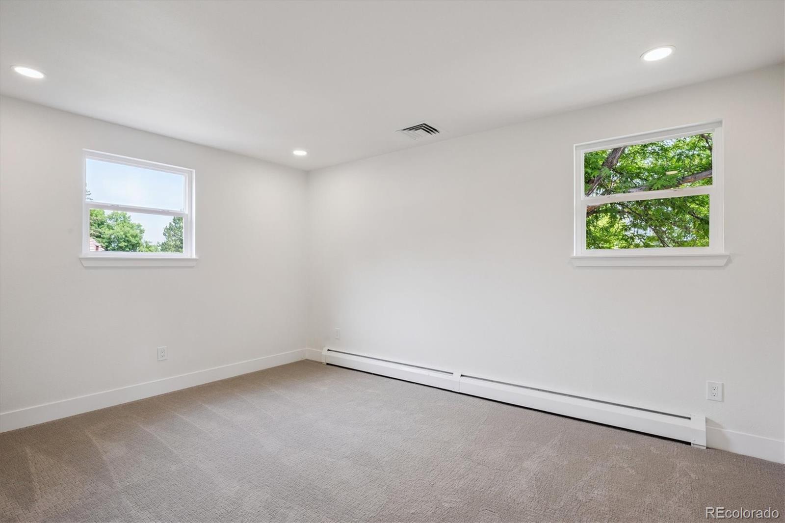 3926 S Magnolia Way