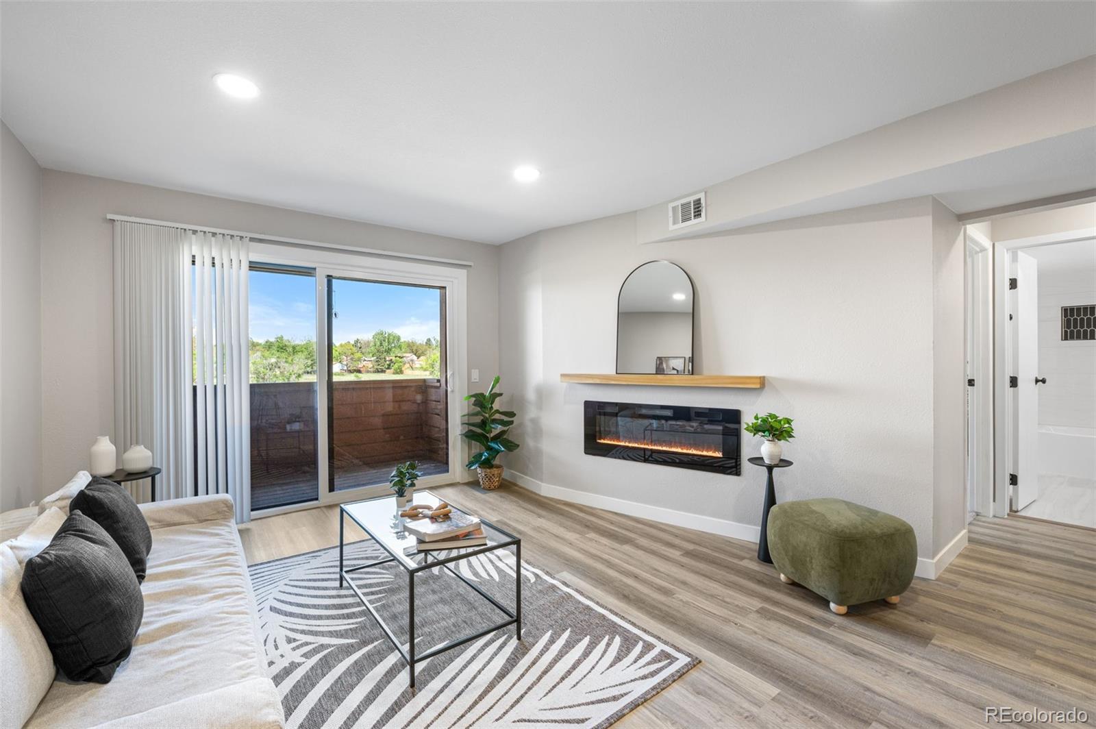 4274 S Salida Way Unit: 3