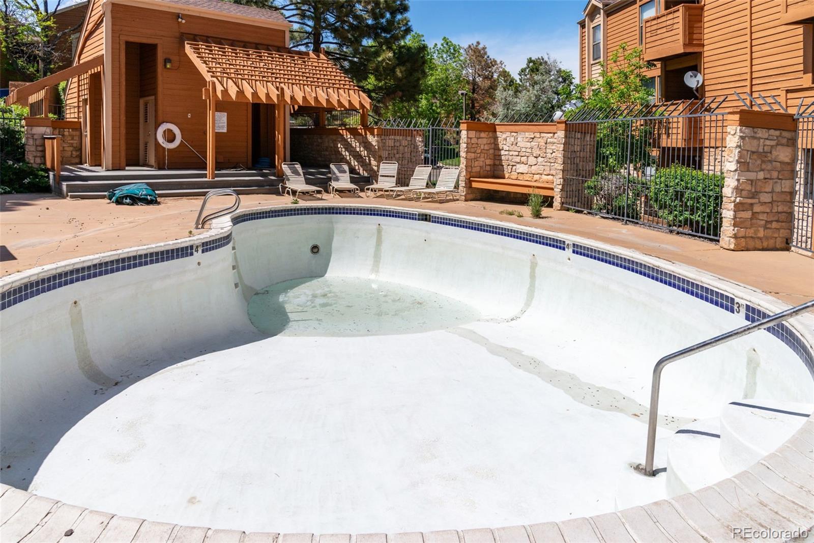 4274 S Salida Way Unit: 3