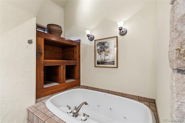 54 Boulder Circle