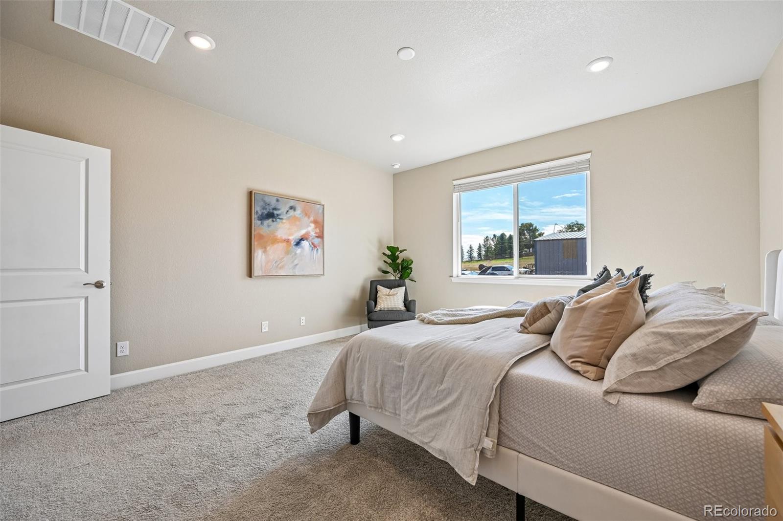 18374 Grosbeak Place