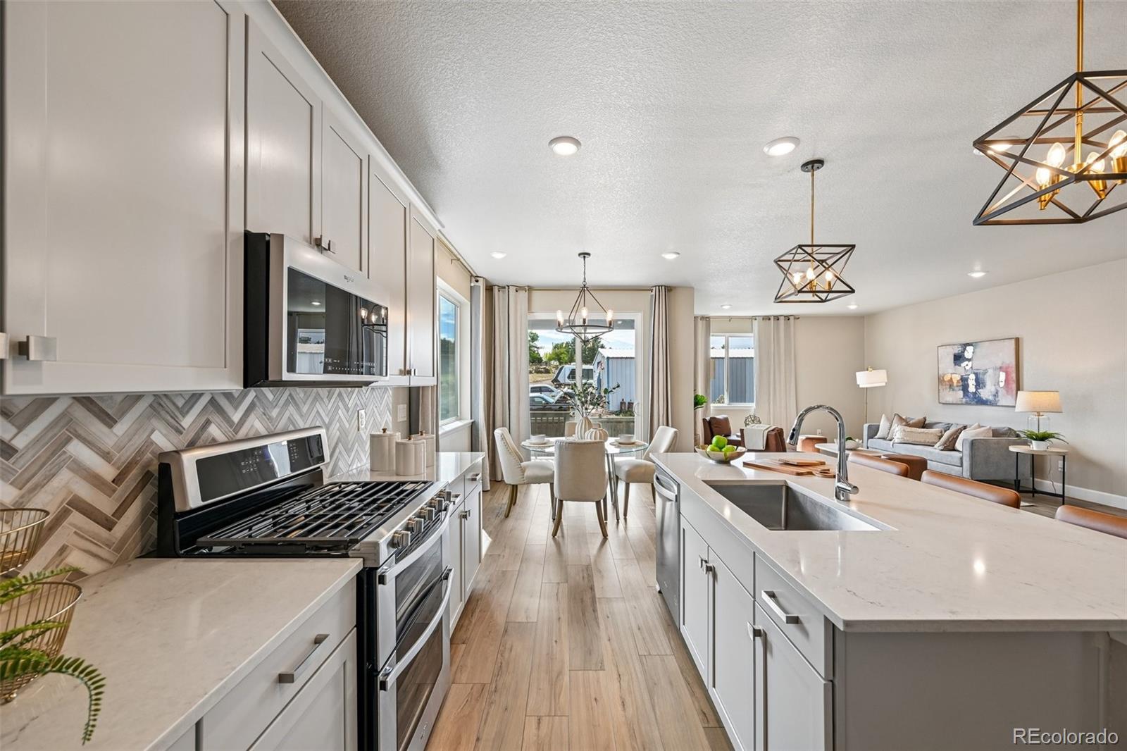 18374 Grosbeak Place